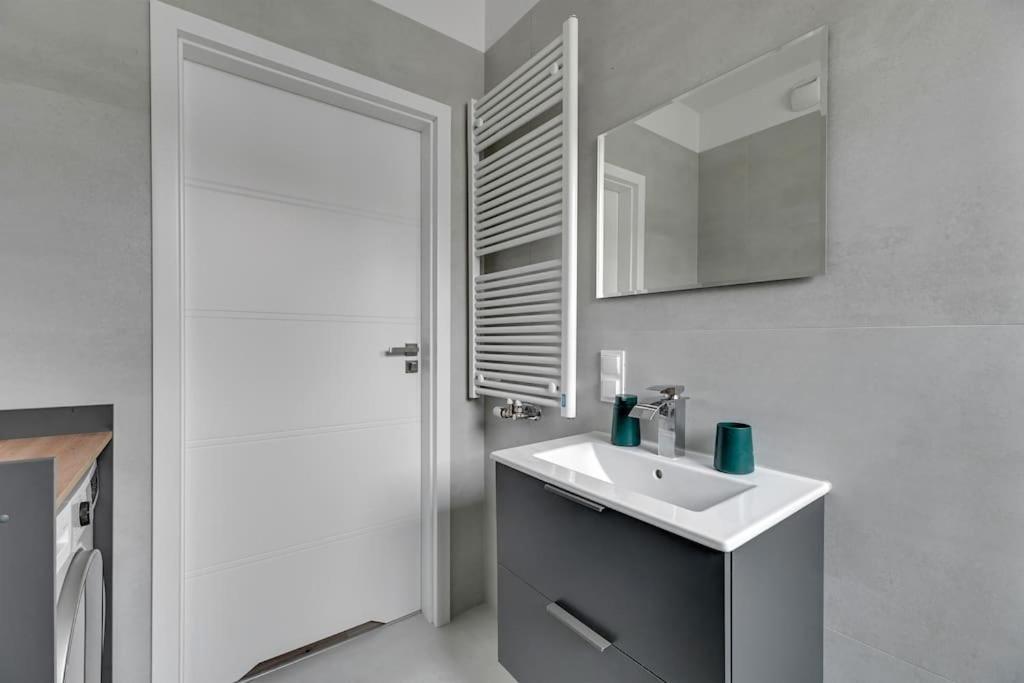 Studio Sw Piotra W Gdyni By Grand Apartments Gdynia Exterior foto