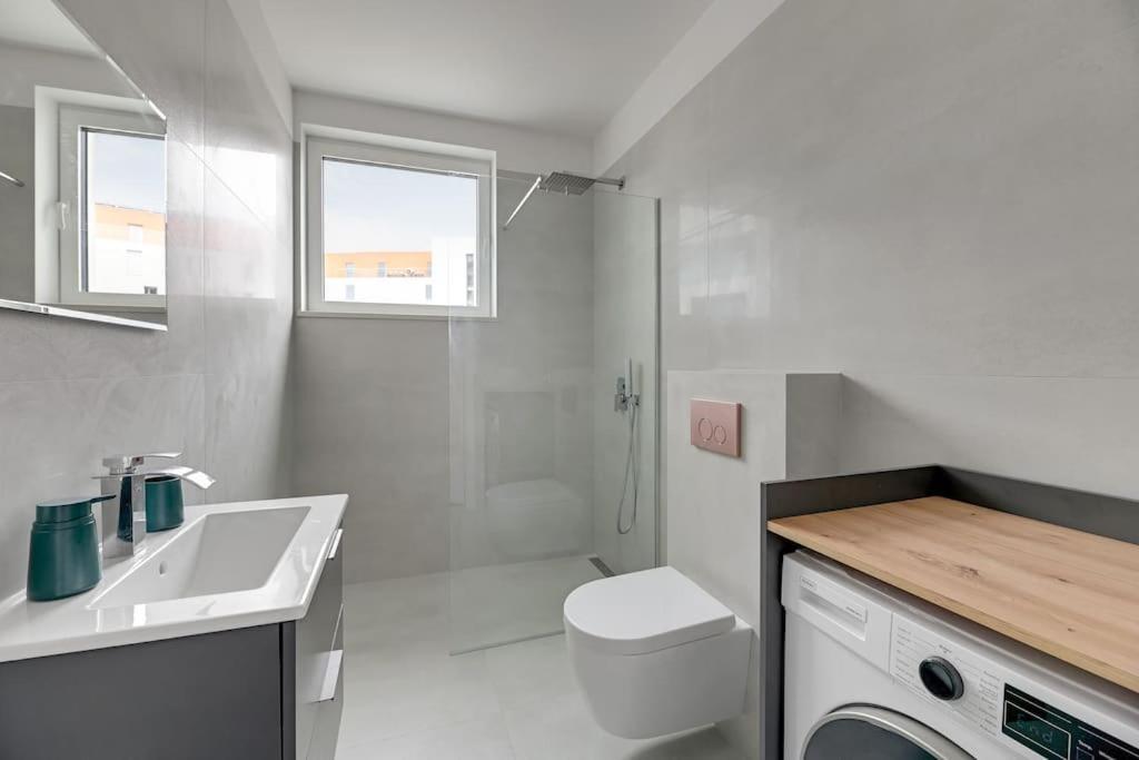 Studio Sw Piotra W Gdyni By Grand Apartments Gdynia Exterior foto